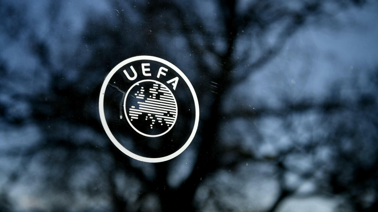 الاتحاد الأوروبي لكرة القدم يدرس القرار بجدية
