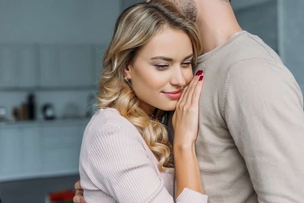 نقطة ضعف الرجل الميزان أمام حبيبته ومميزات رجل برج الميزان 2 نقطة ضعف الرجل الميزان أمام حبيبته