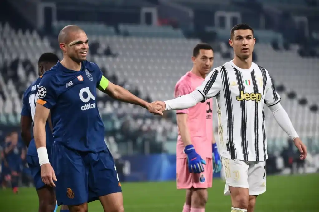 اكثر لاعب حصل على بطاقات حمراء في التاريخ
