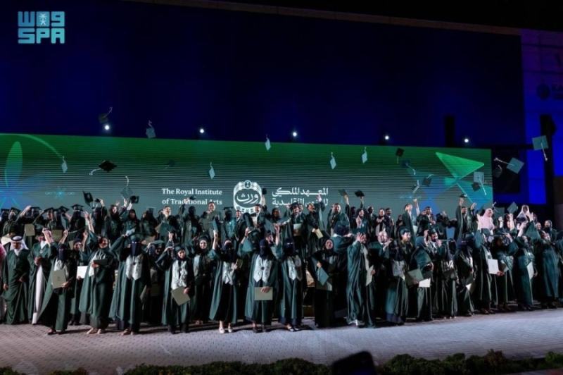 تخريج 101 طالب وطالبة في "المعهد الملكي للفنون" 1 2454246.jpgw800q100fjpg